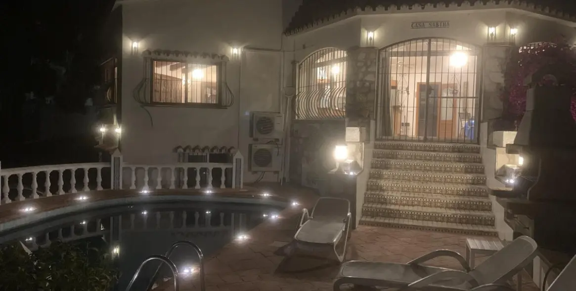 Sale of detached villa in El Chaparral 22