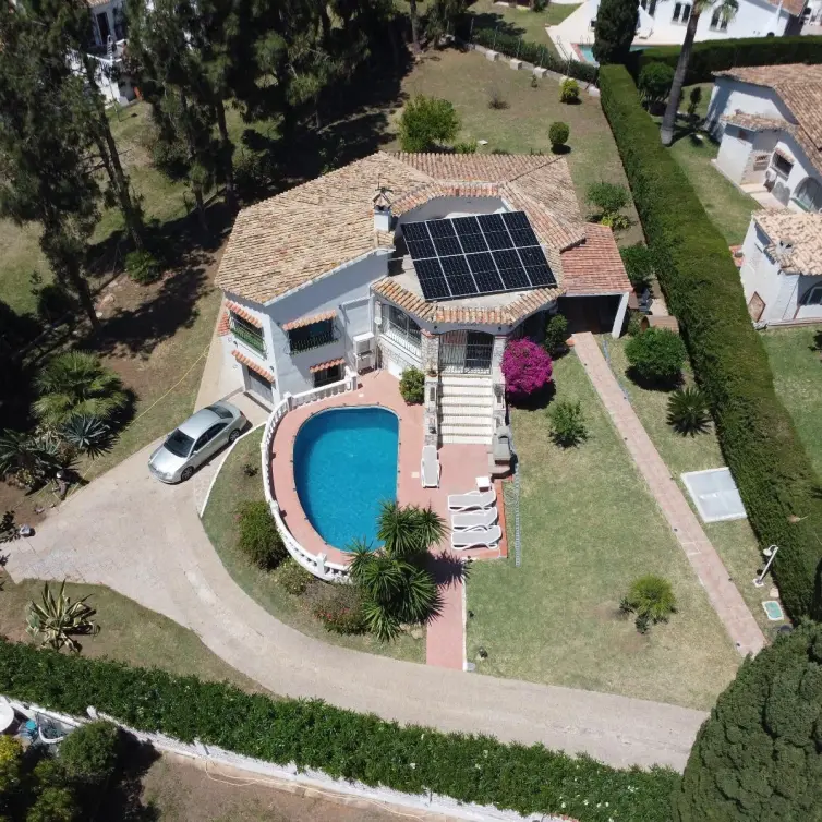 Sale of detached villa in El Chaparral