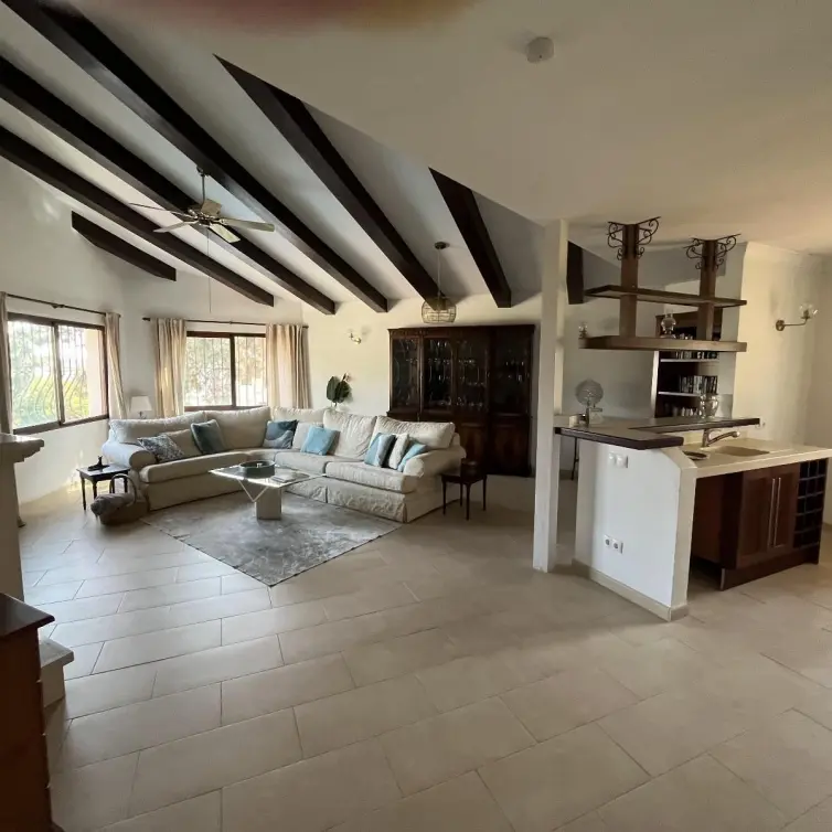 Sale of detached villa in El Chaparral