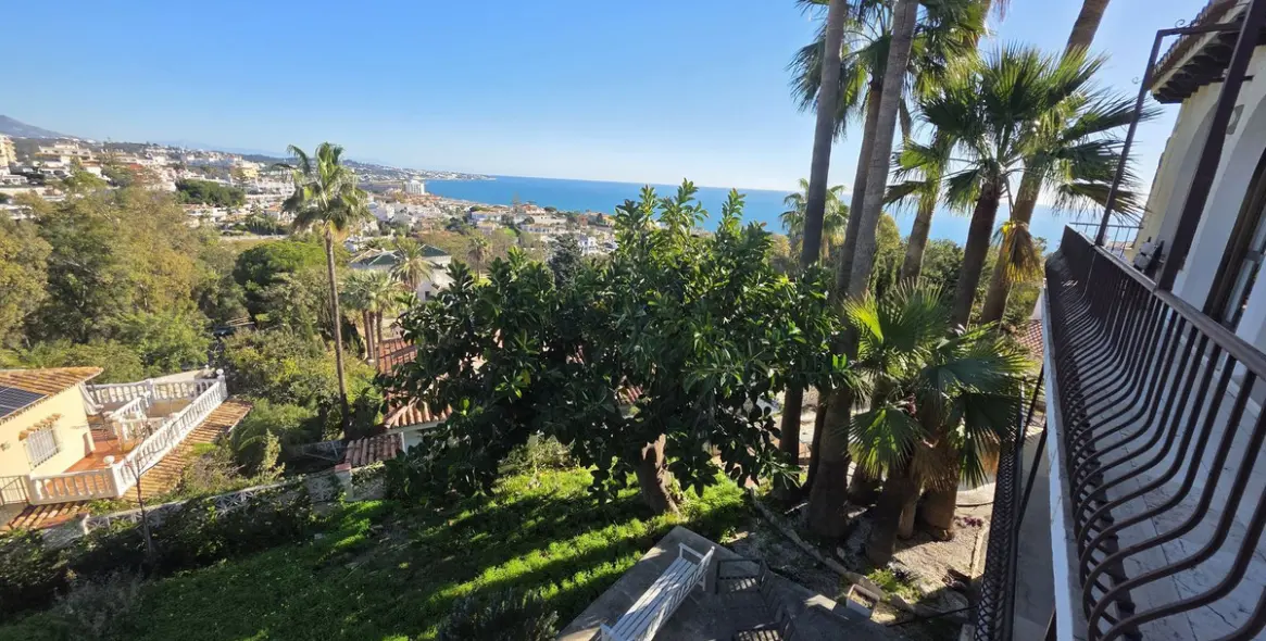 Sale of detached villa in Torrenueva 12