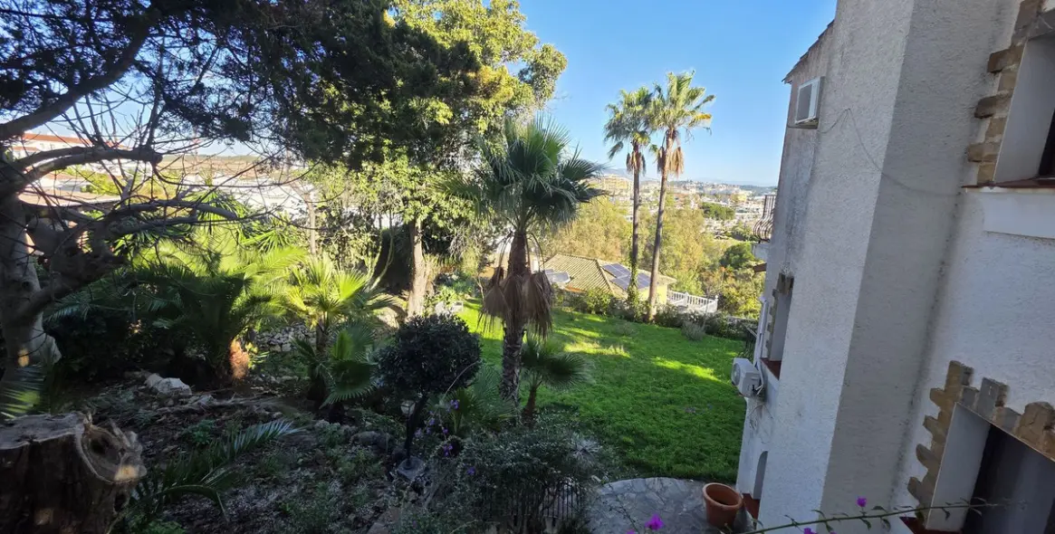 Sale of detached villa in Torrenueva 27