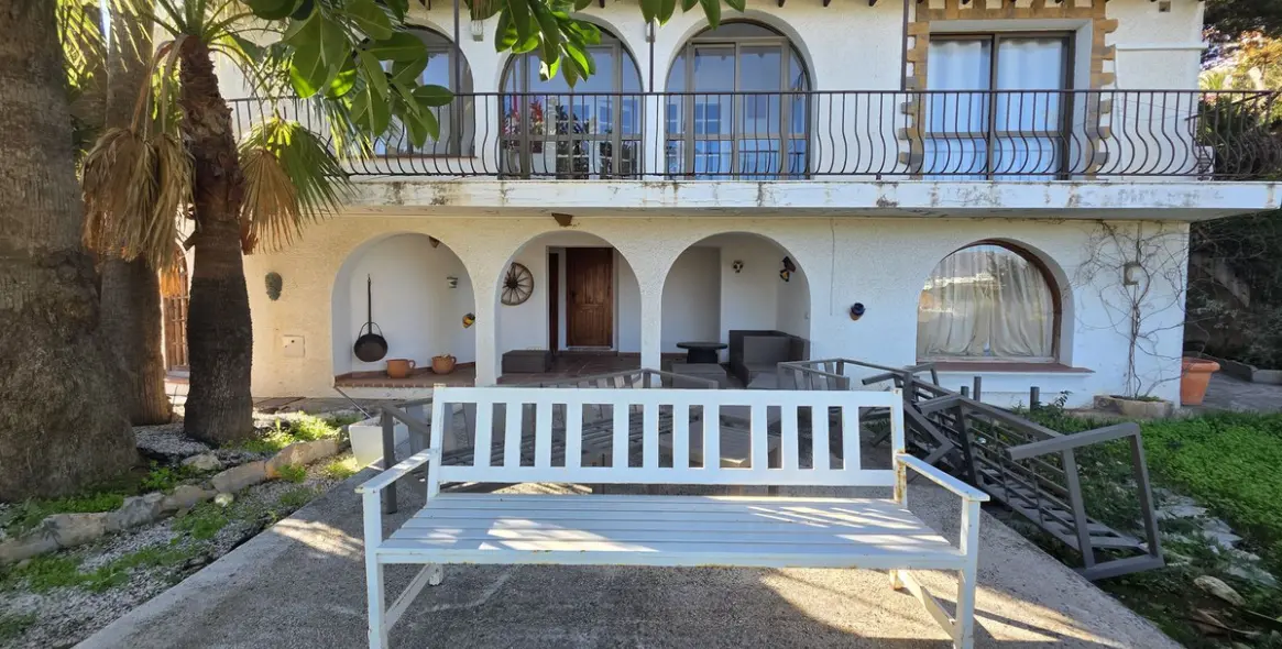 Sale of detached villa in Torrenueva 29