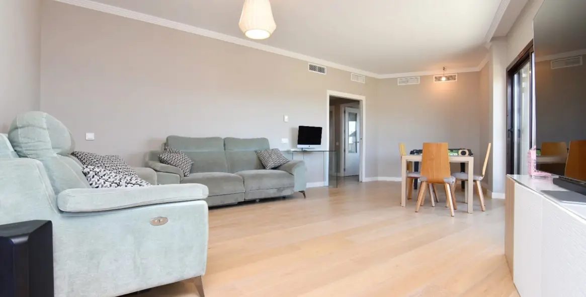 Venta de ático en Teatinos 13