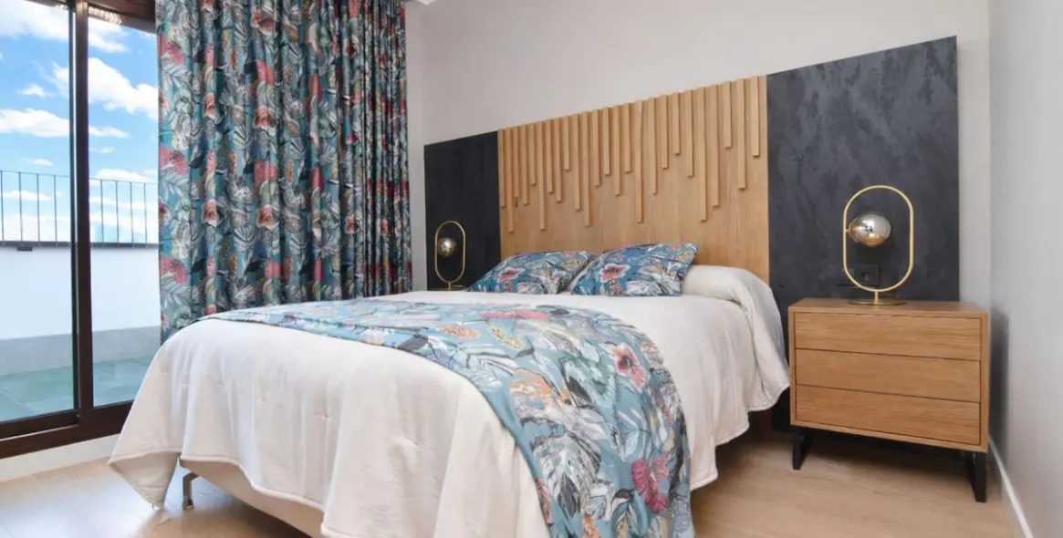 Venta de ático en Teatinos 16