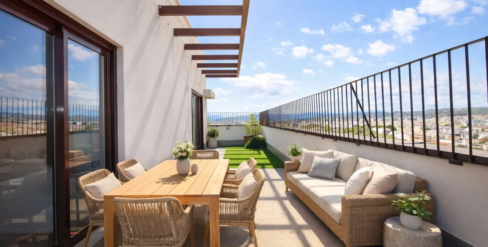 Sale of penthouse in Teatinos 3