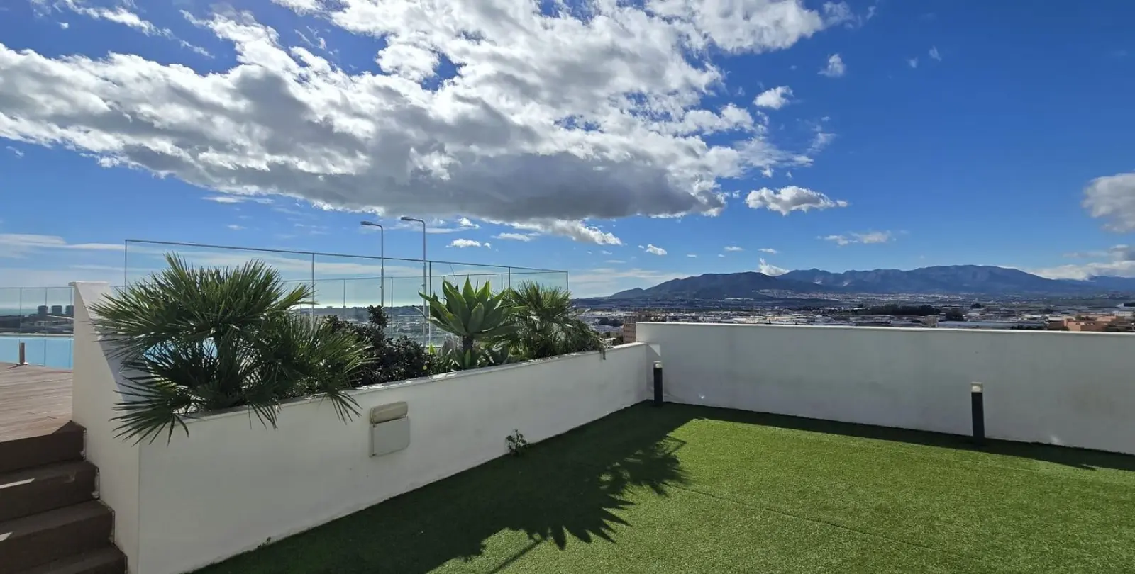 Sale of penthouse in Teatinos 6