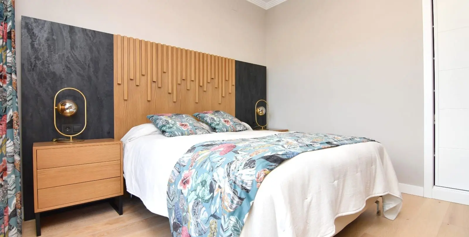 Sale of penthouse in Teatinos 24