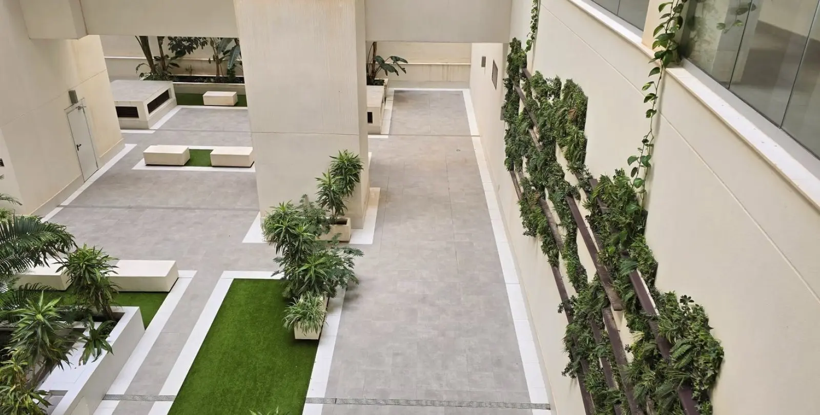 Sale of penthouse in Teatinos 33