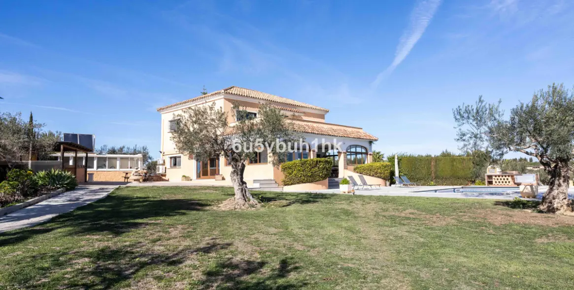 Venta de finca - cortijo en Alhaurin el Grande 1