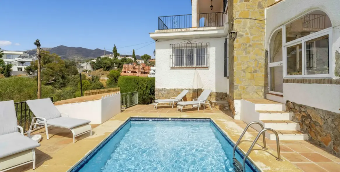Venta de villa independiente en Fuengirola 1