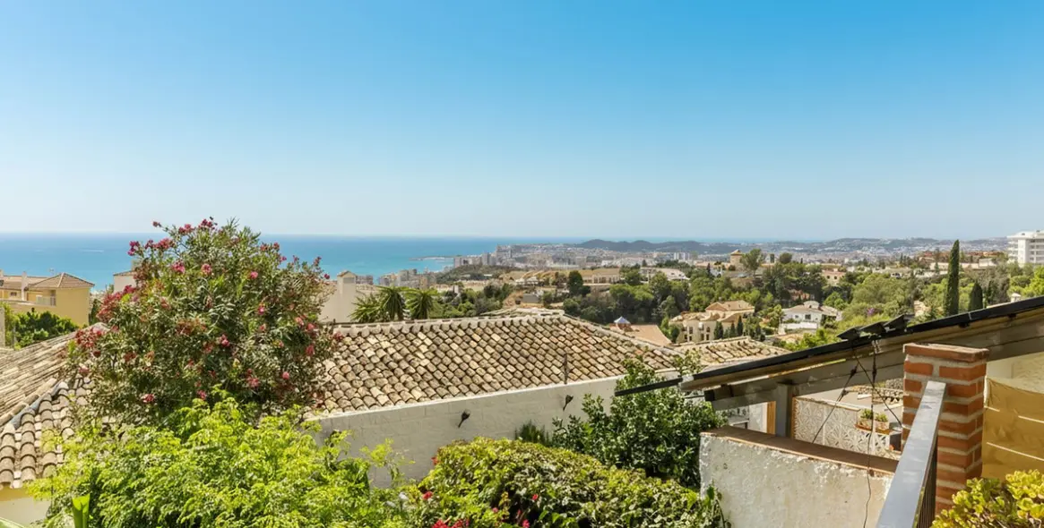 Продажа  отдельно стоящей виллы в Fuengirola 35