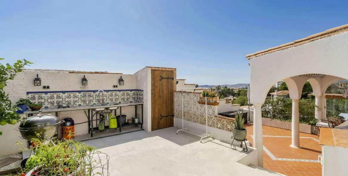 Продажа  отдельно стоящей виллы в Fuengirola 43