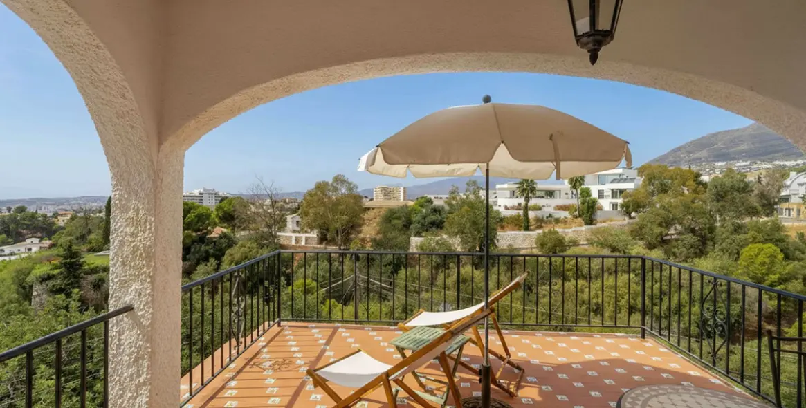 Продажа  отдельно стоящей виллы в Fuengirola 57