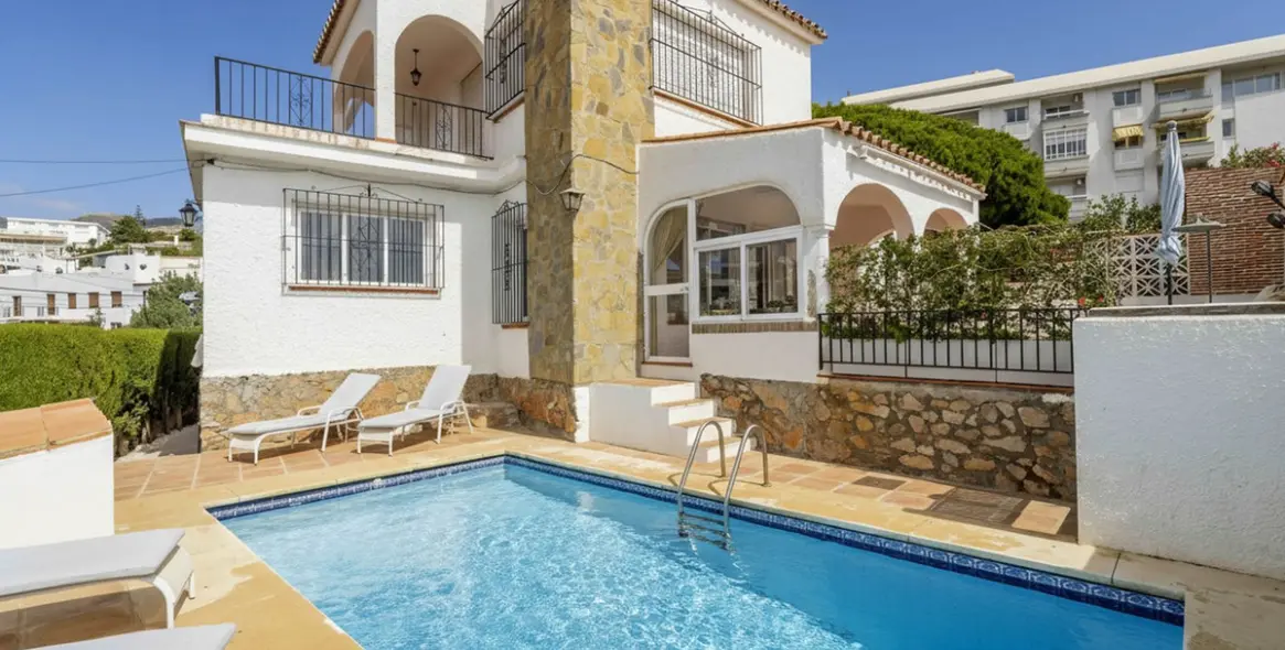 Продажа  отдельно стоящей виллы в Fuengirola 65