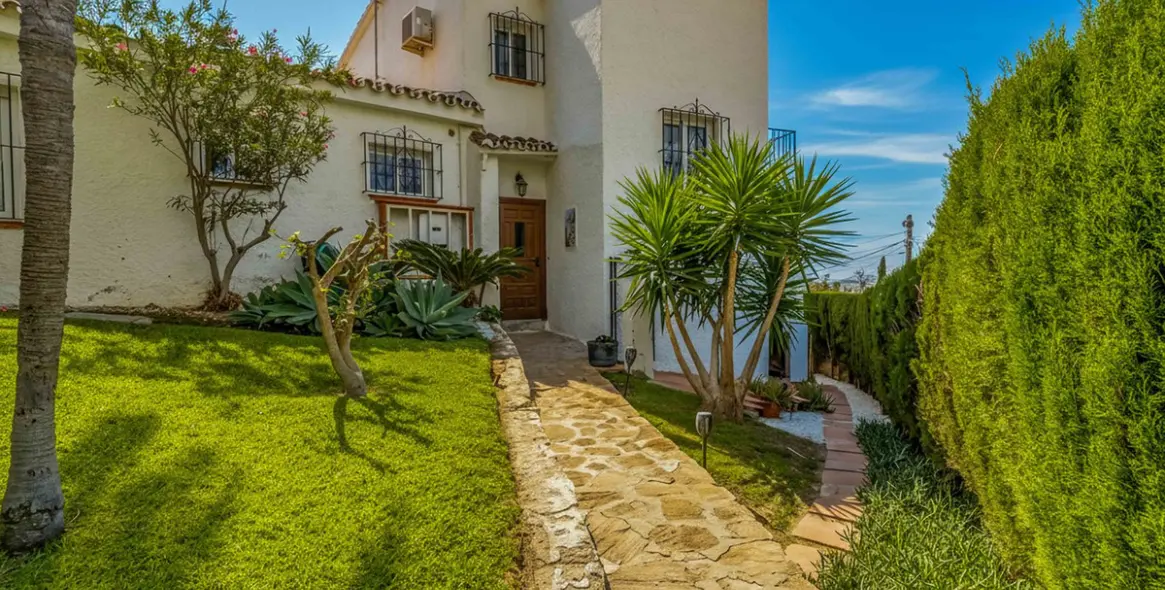 Продажа  отдельно стоящей виллы в Fuengirola 68