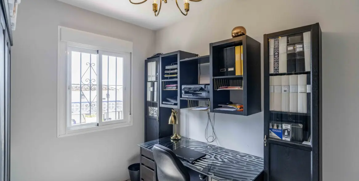 Продажа  отдельно стоящей виллы в Fuengirola 80