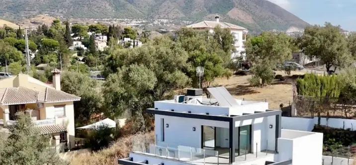 Продажа  отдельно стоящей виллы в Campo Mijas 0