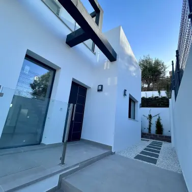 Продажа  отдельно стоящей виллы в Campo Mijas