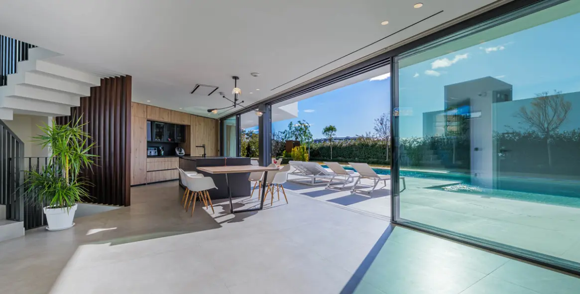 Venta de villa independiente en Málaga Este 5