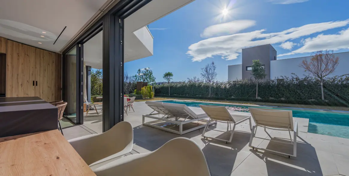 Venta de villa independiente en Málaga Este 19