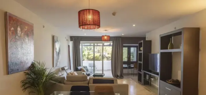 Долгосрочная аренда апартаментов на среднем этаже в Río Real 0