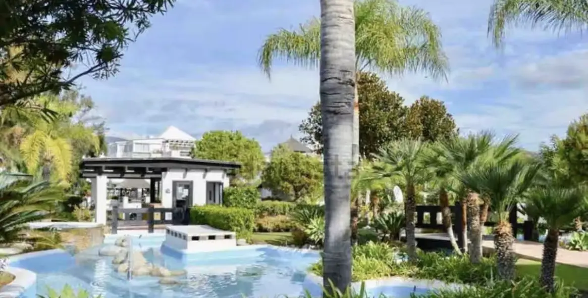 Долгосрочная аренда апартаментов на среднем этаже в Río Real 15