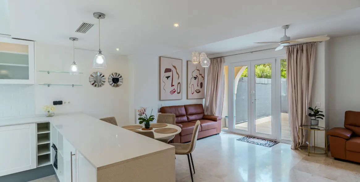 Long-term rent of townhouse in Puerto Banús 5