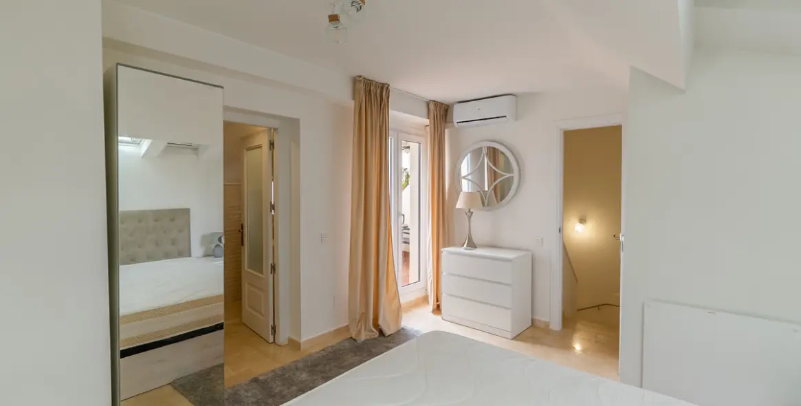 Long-term rent of townhouse in Puerto Banús 16