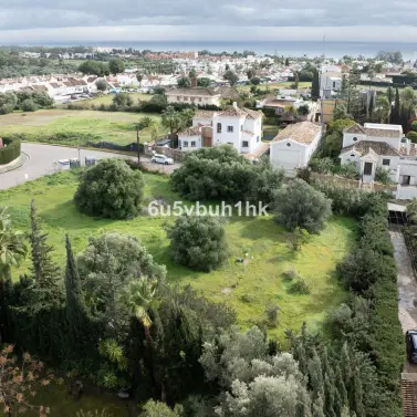 Sale of residential plot in Bel Air
