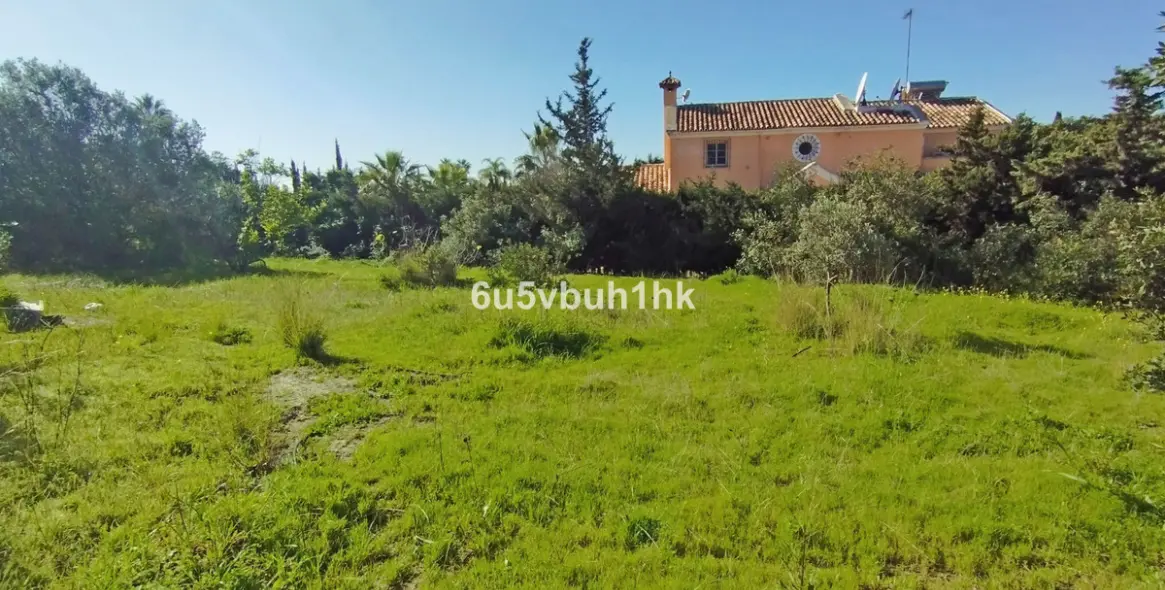 Sale of residential plot in Bel Air 20