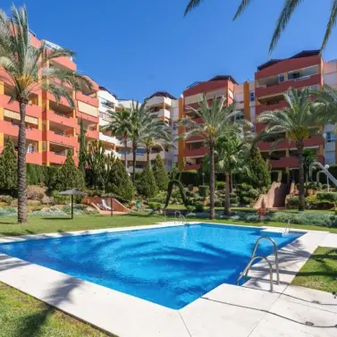 Sale of middle floor apartment in Atalaya