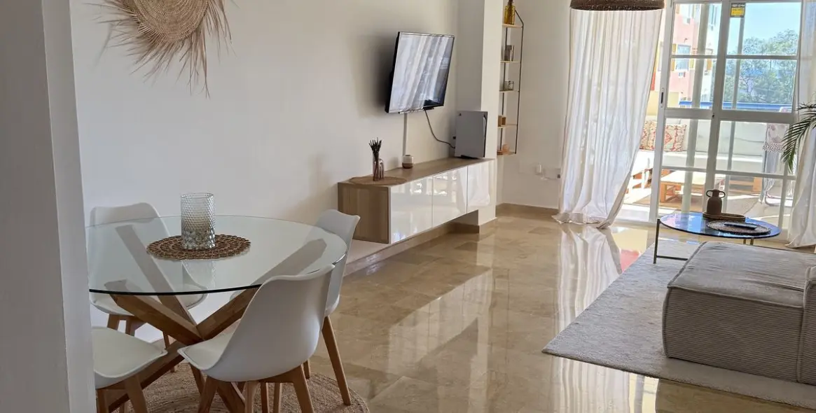 Sale of middle floor apartment in Atalaya 2