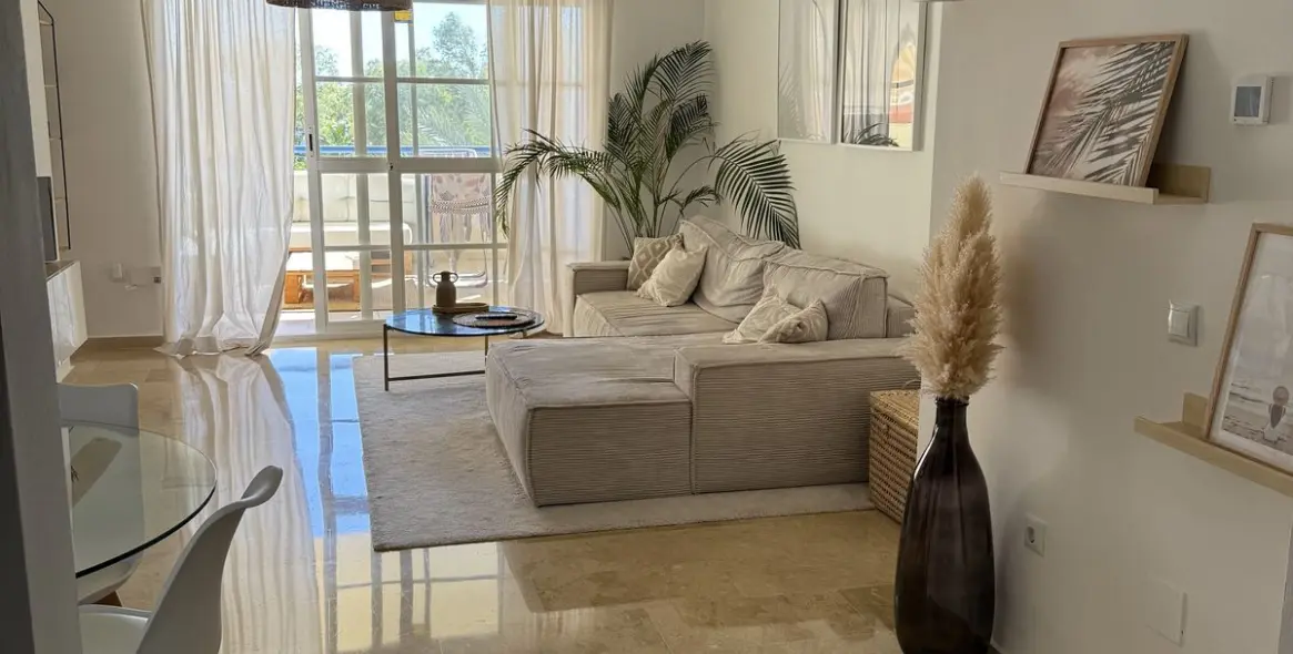 Sale of middle floor apartment in Atalaya 3