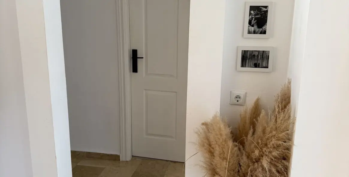 Sale of middle floor apartment in Atalaya 9