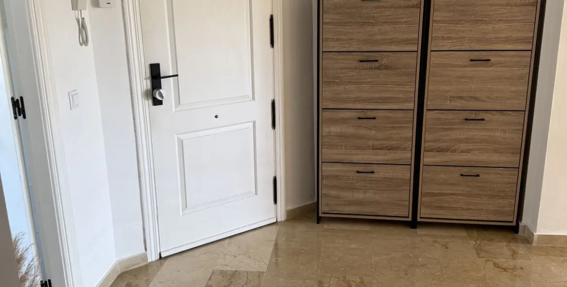 Sale of middle floor apartment in Atalaya 16