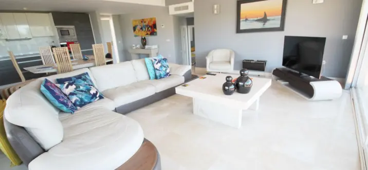 Sale of penthouse in Riviera del Sol 1