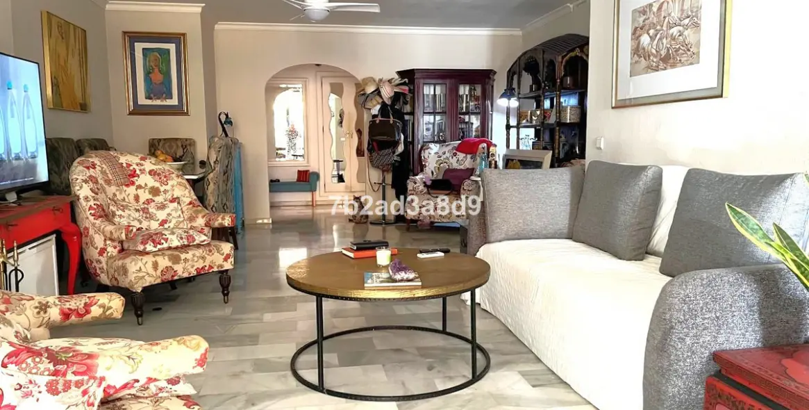 Продажа апартаментов на среднем этаже в Puerto Banús 3