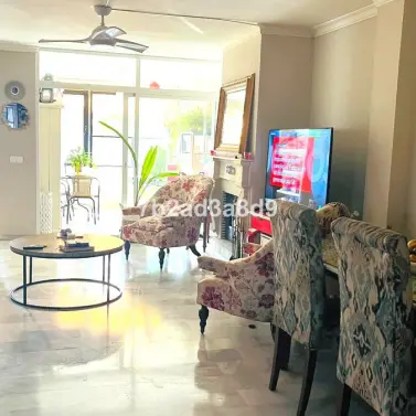 Sale of middle floor apartment in Puerto Banús