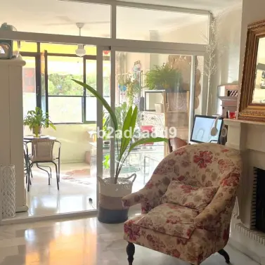Sale of middle floor apartment in Puerto Banús