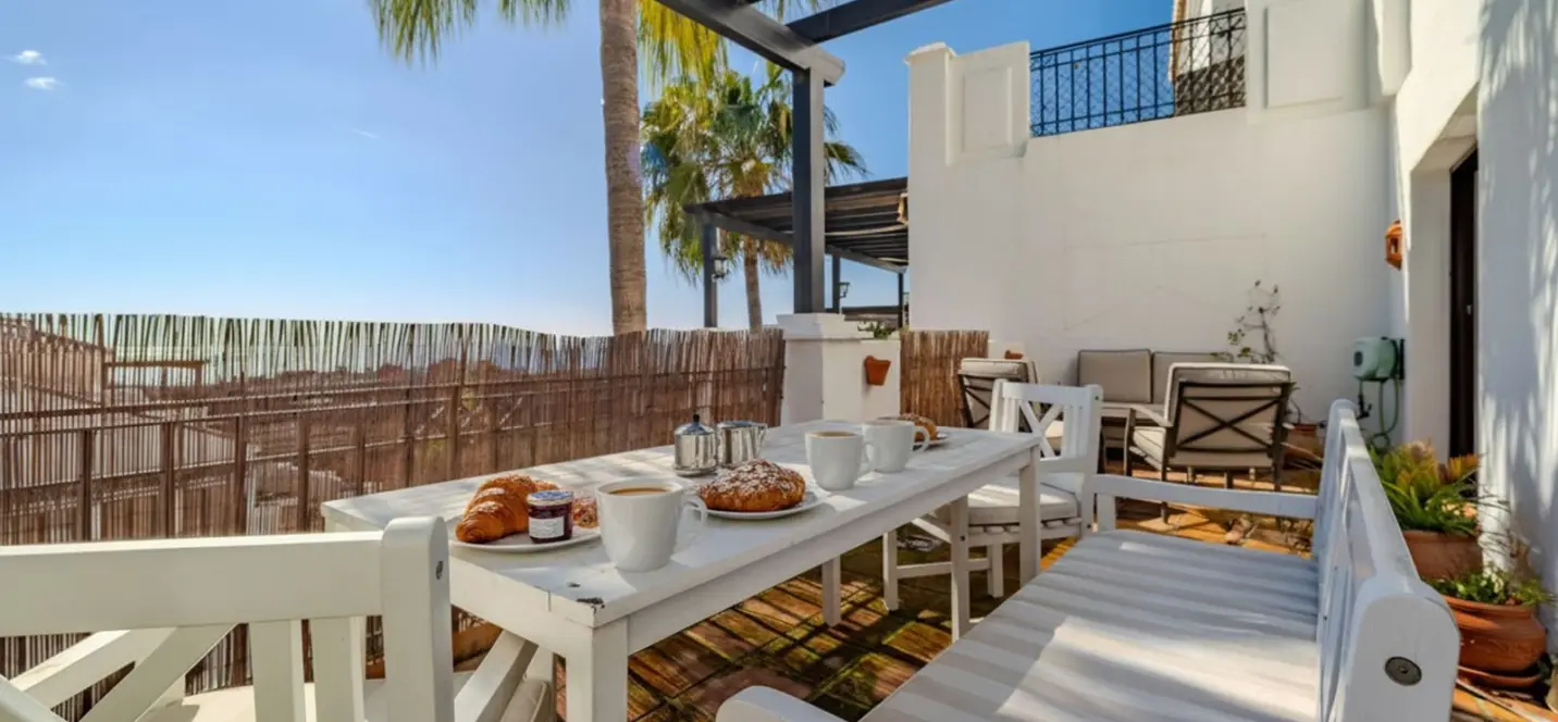 Продажа двухуровневого пентхауса в Altos de los Monteros 3