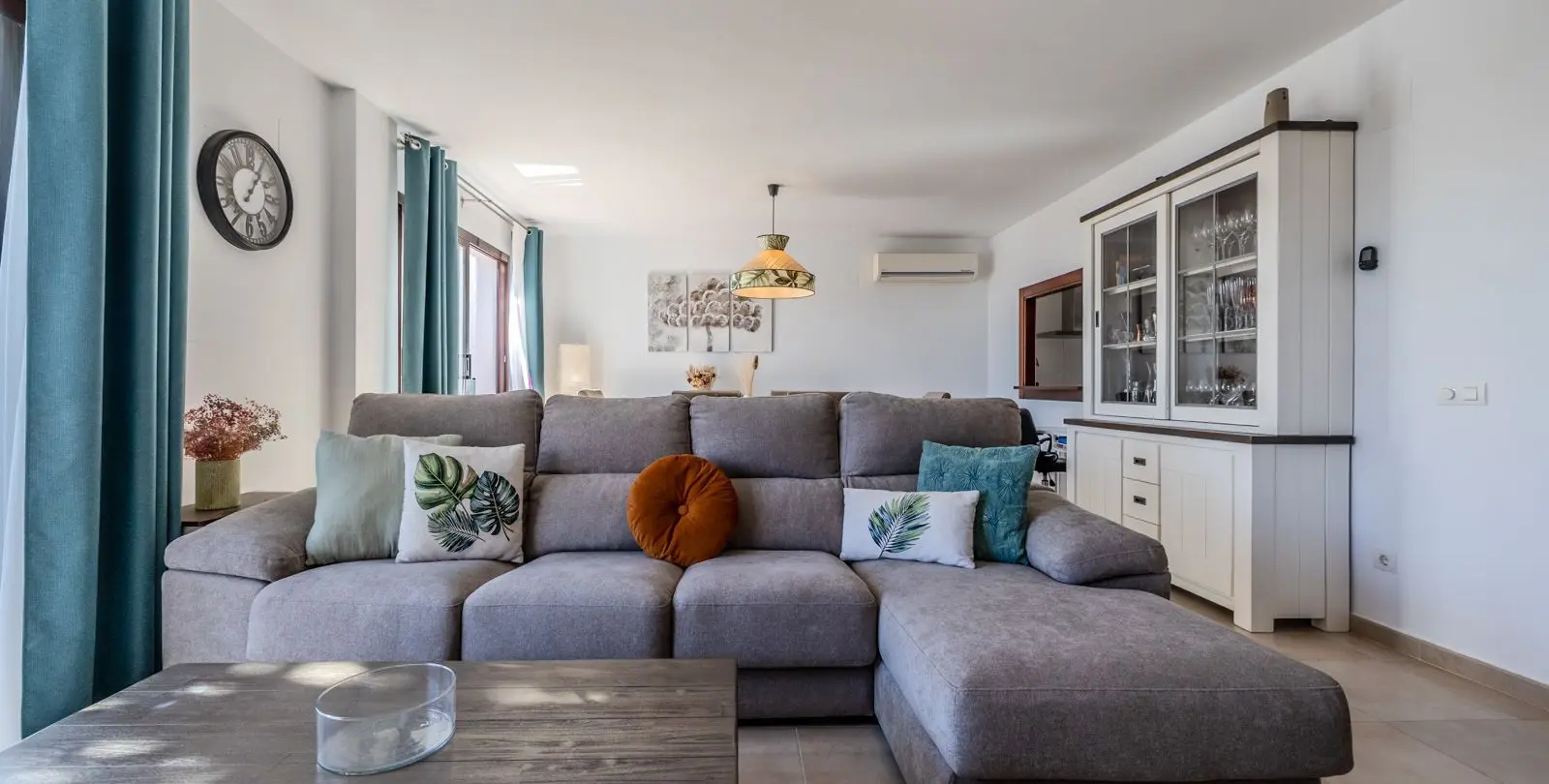 Продажа двухуровневого пентхауса в Altos de los Monteros 8