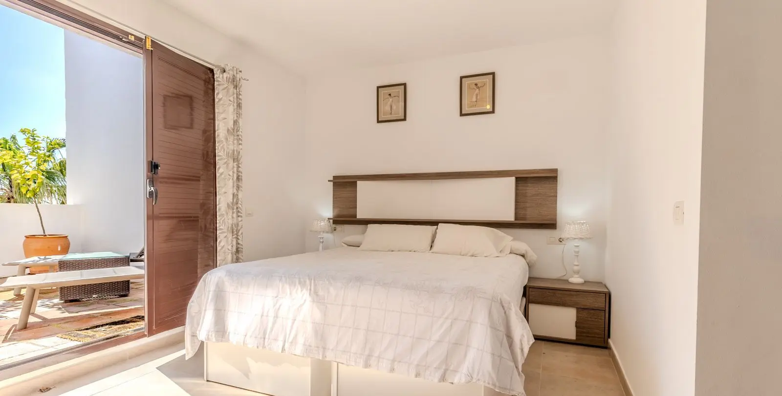 Продажа двухуровневого пентхауса в Altos de los Monteros 16