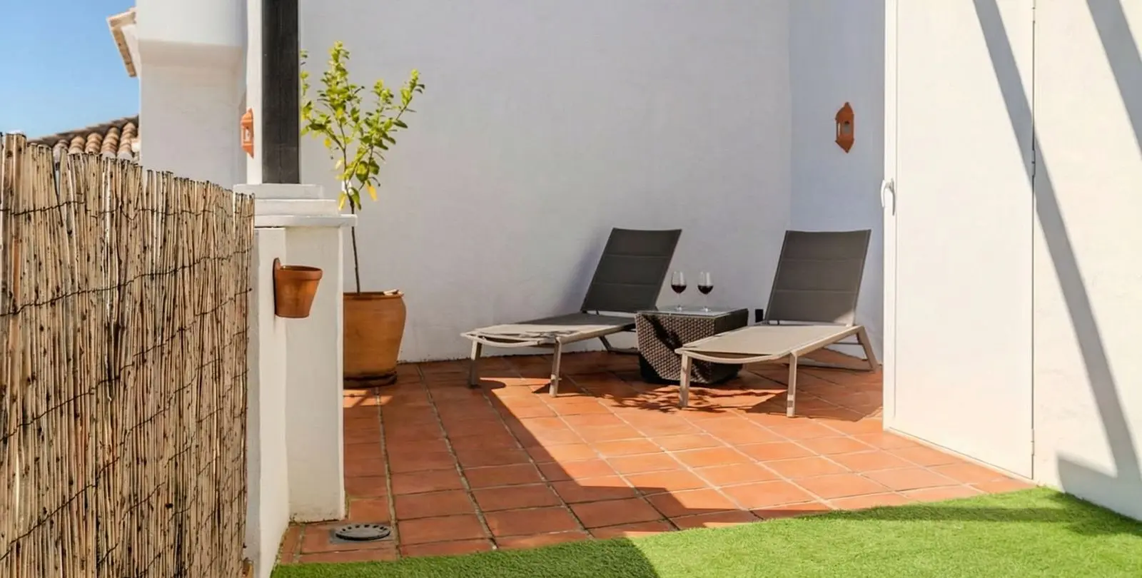 Продажа двухуровневого пентхауса в Altos de los Monteros 21