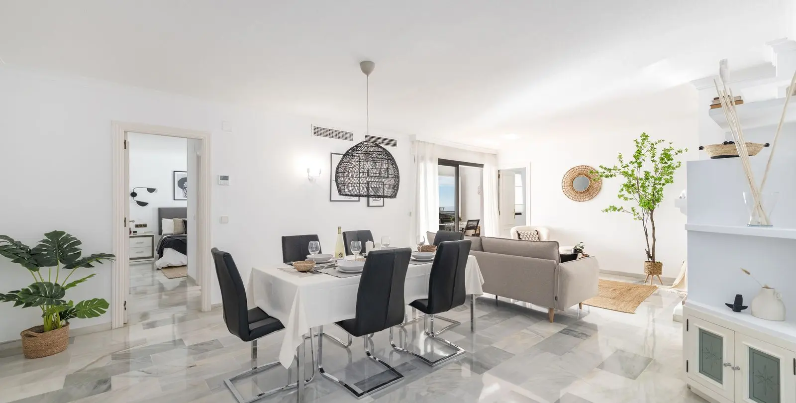 Продажа апартаментов на среднем этаже в Puerto Banús 4