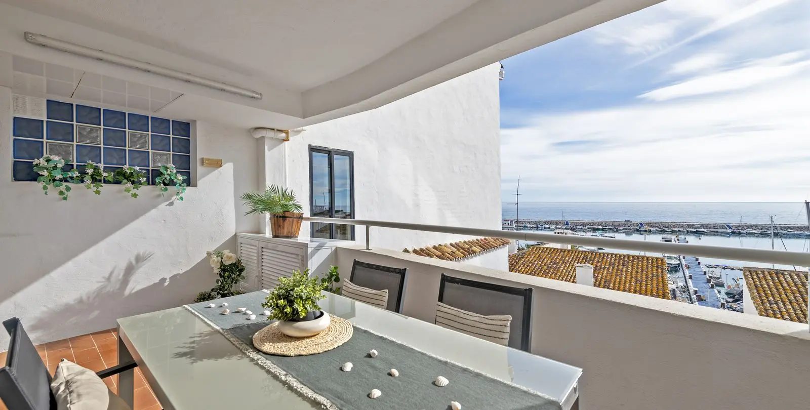 Продажа апартаментов на среднем этаже в Puerto Banús 18