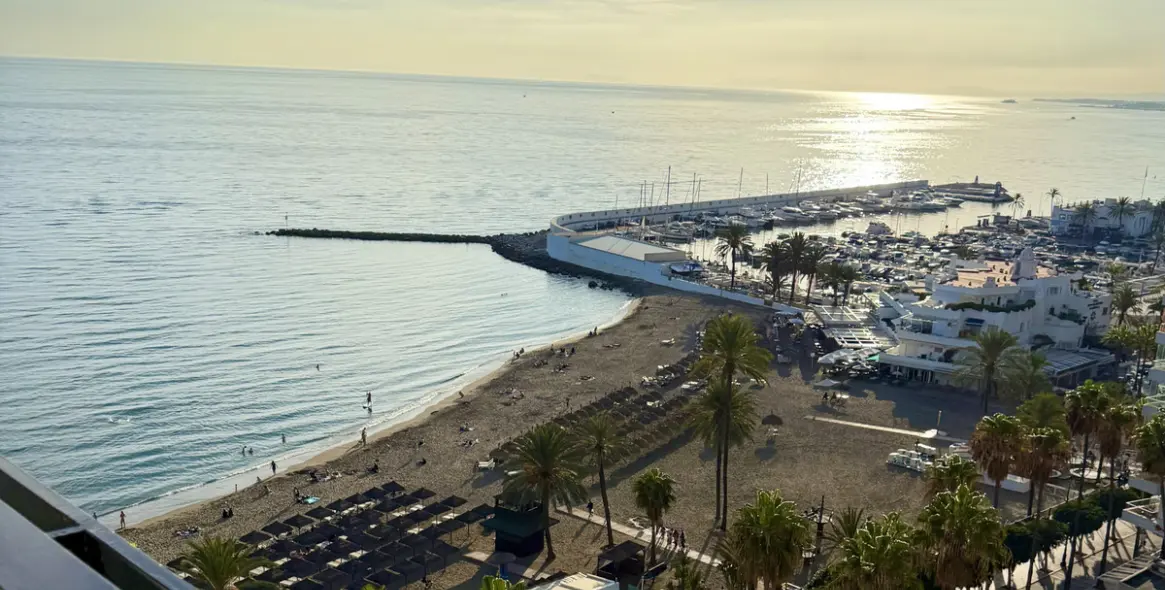 Sale of middle floor apartment in Marbella 13