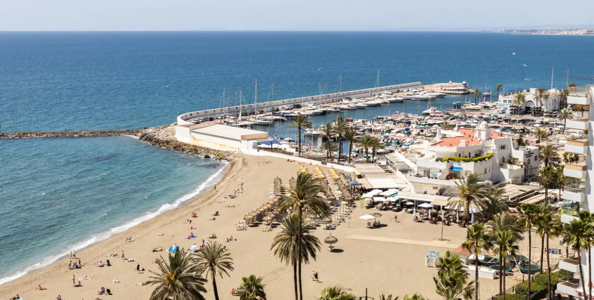 Sale of middle floor apartment in Marbella 17