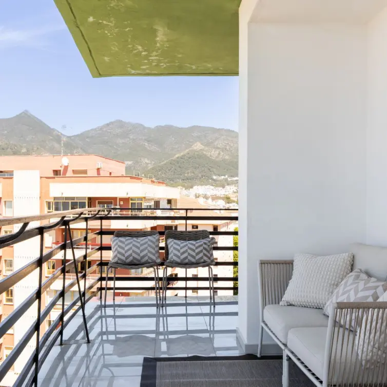 Продажа апартаментов на среднем этаже в Marbella