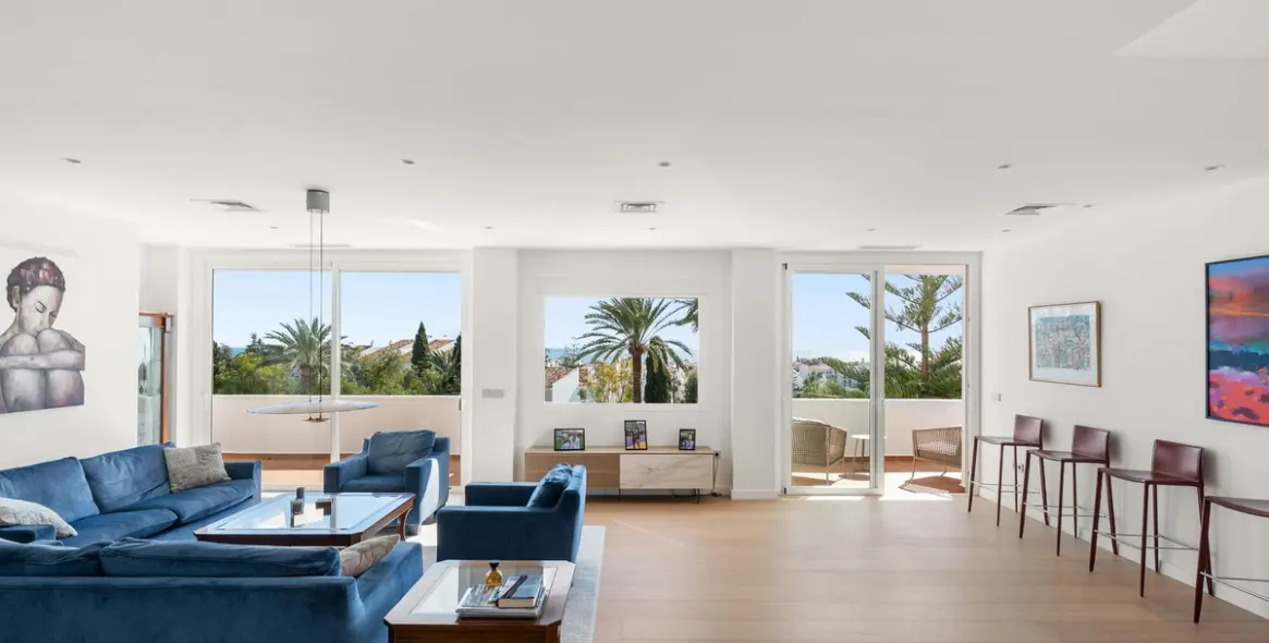 Продажа апартаментов на среднем этаже в Nueva Andalucía 1