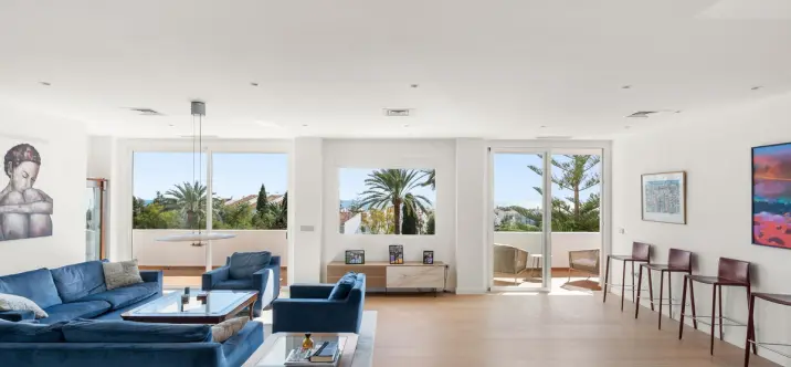 Продажа апартаментов на среднем этаже в Nueva Andalucía 0